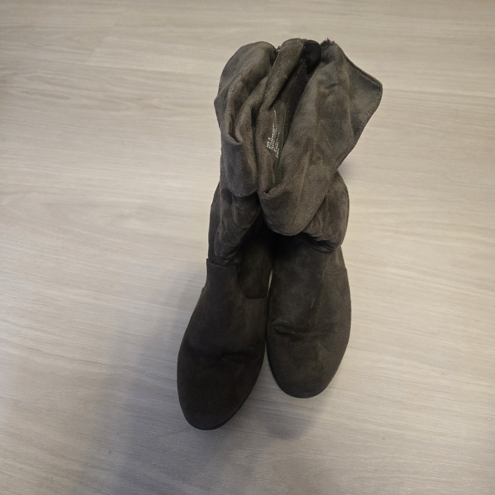 Stylish Women's Ankle Boots in Brown